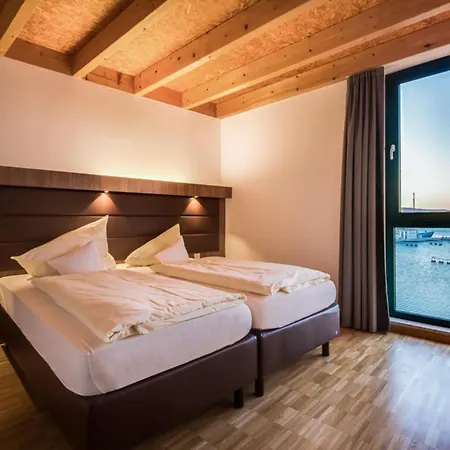 Lagovida Hafenhaus N Am Stoermthaler * グロースペスナ